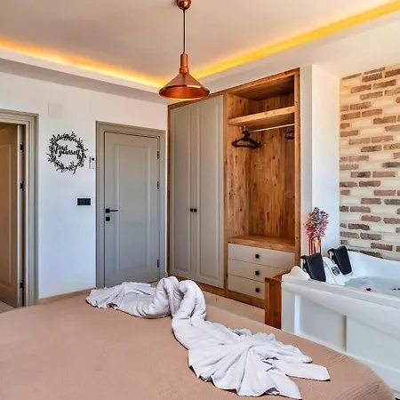 Yesilkoey 2 Bedroom Secluded With Private Pool Hot Tub Kalkan