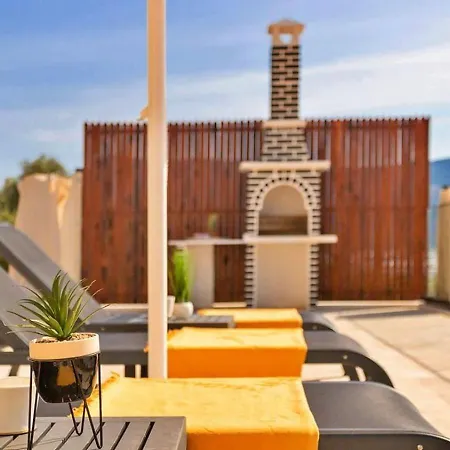 Yesilkoey 2 Bedroom Secluded With Private Pool Hot Tub فيلة كالكان