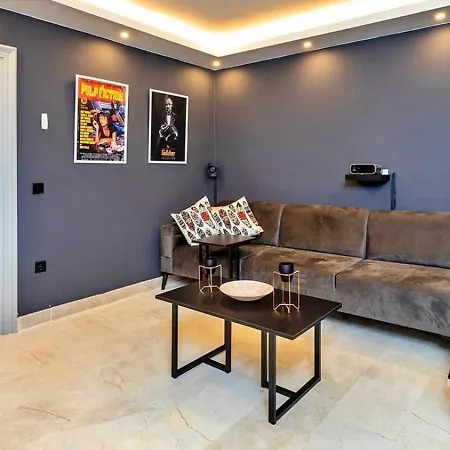 Yesilkoey 2 Bedroom Secluded With Private Pool Hot Tub فيلة