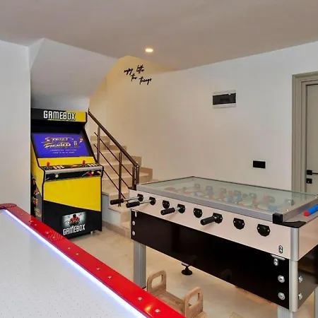 Yesilkoey 2 Bedroom Secluded With Private Pool Hot Tub Villa *