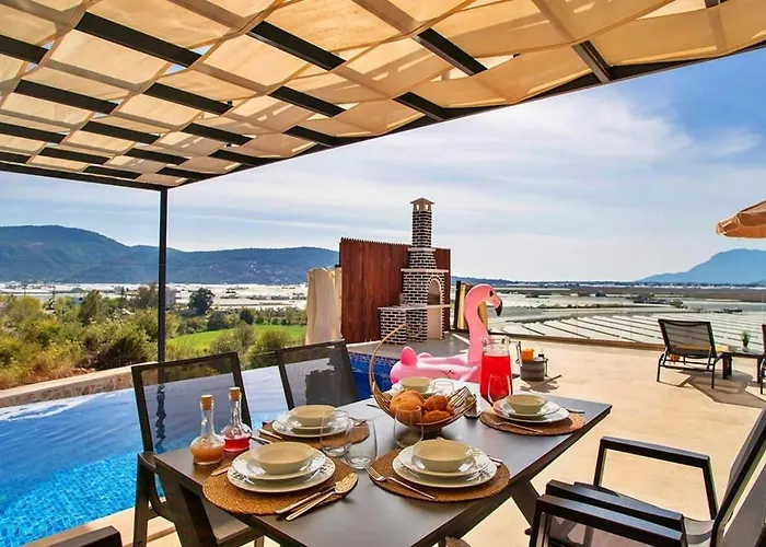 Yesilkoey 2 Bedroom Secluded With Private Pool Hot Tub فيلة *