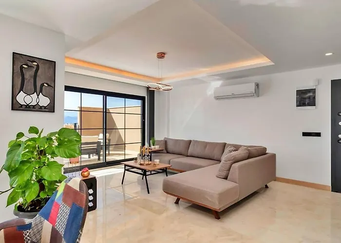 Yesilkoey 2 Bedroom Secluded With Private Pool Hot Tub فيلة كالكان
