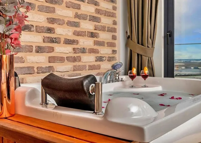 فيلة Yesilkoey 2 Bedroom Secluded With Private Pool Hot Tub *